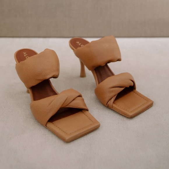 🔥HP🔥 𝗡𝗜𝗕 𝗔𝗟𝗢𝗛𝗔𝗦 • Twist Strap Mule - Picture 3 of 16